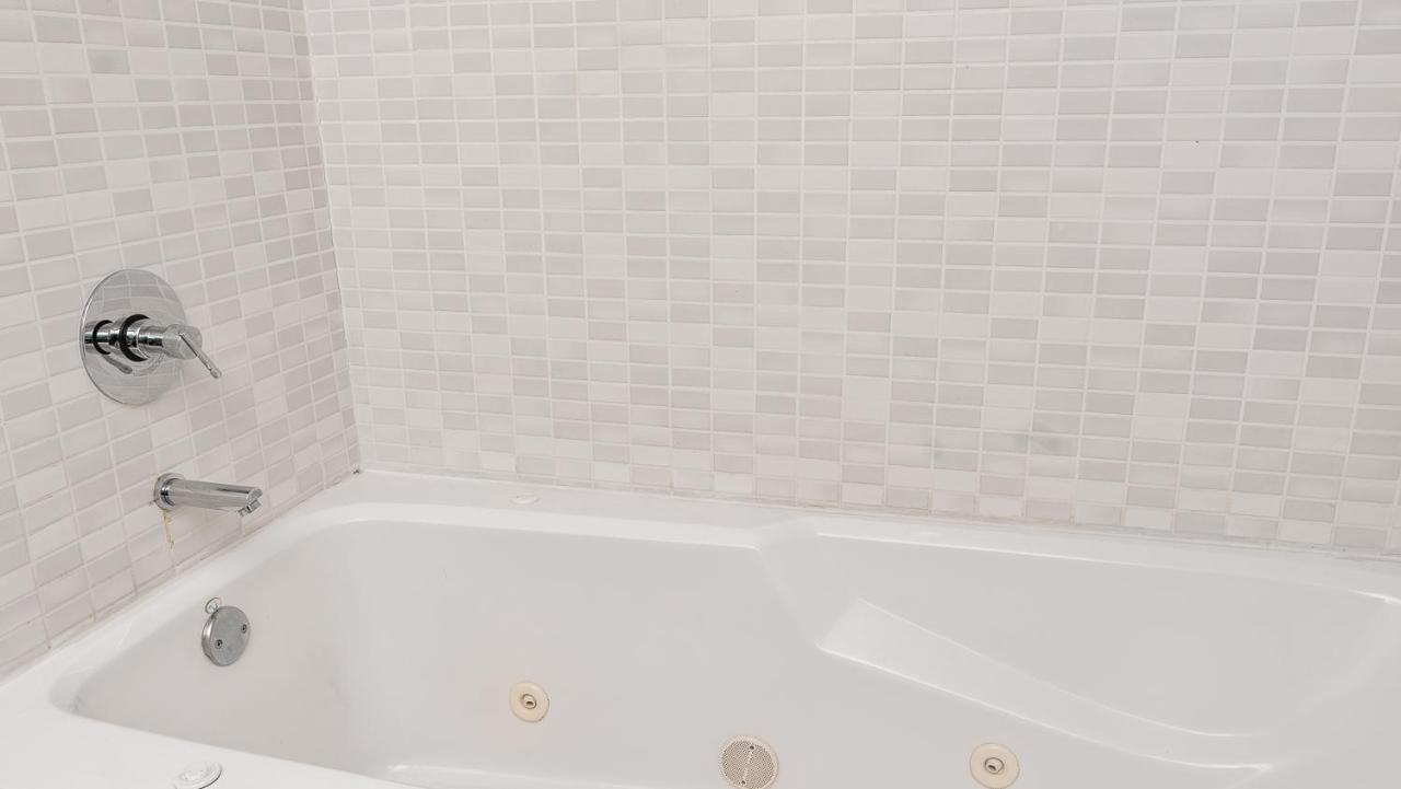 Modern Private Studio - King Bed, Jacuzzi, Balcony And Pool Aparthotel Miami Eksteriør bilde